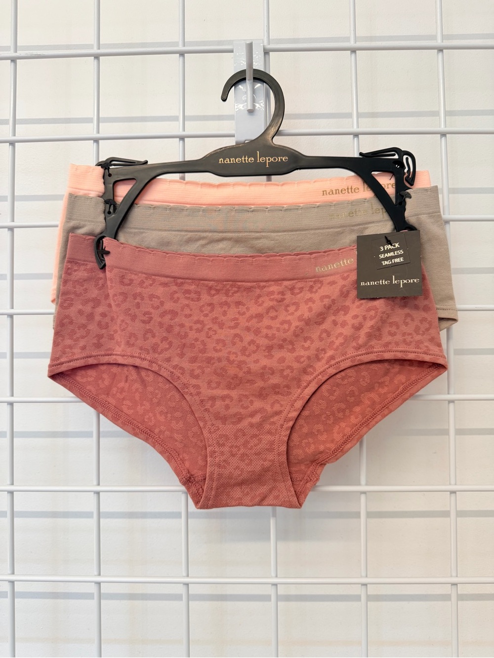 Nanette Lepore 3-Pack Seamless Hipster Panties in Rose, Taupe, Blush